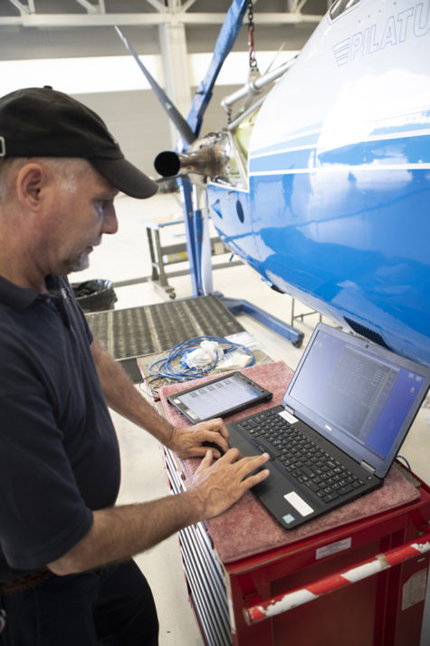 AtlasAircraftCenter Avionics2 e1565636993467